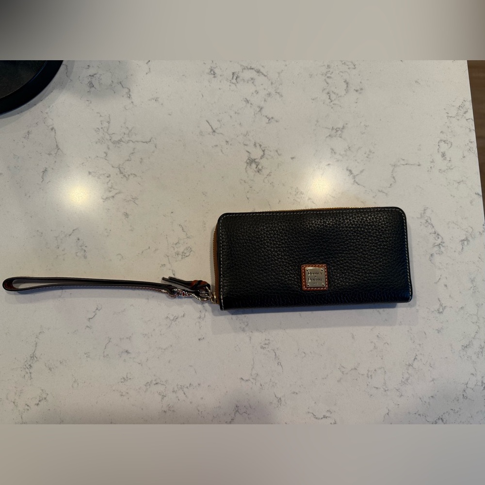 Dooney & Bourke black Pebble grain wristlet